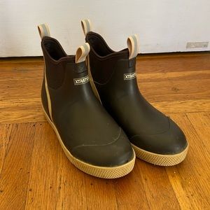 XTRATUF Men's Wheelhouse 6 in Ankle Deck Boot